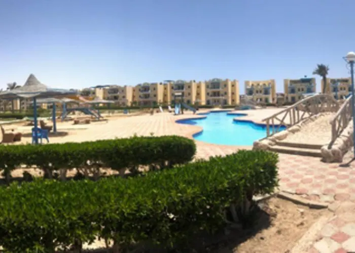Cozy Relaxed Ground Chalet With Terrace-Ras Sudr