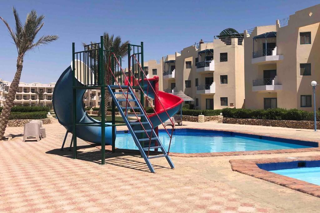 Apartment Cozy Relaxed Ground Chalet With Terrace-ras Sudr