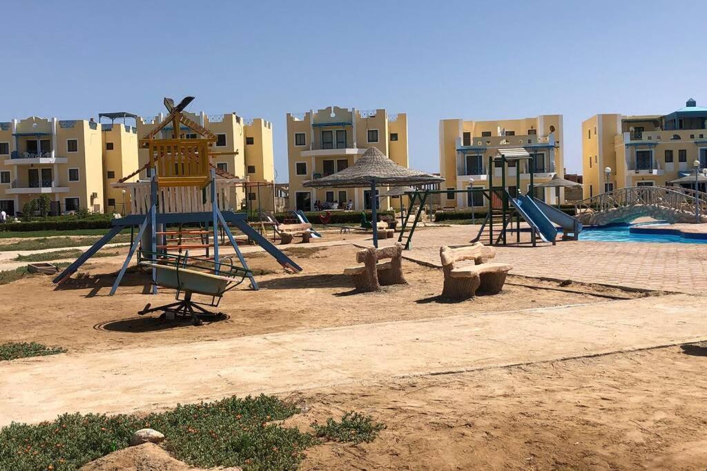 Apartment Cozy Relaxed Ground Chalet With Terrace-ras Sudr