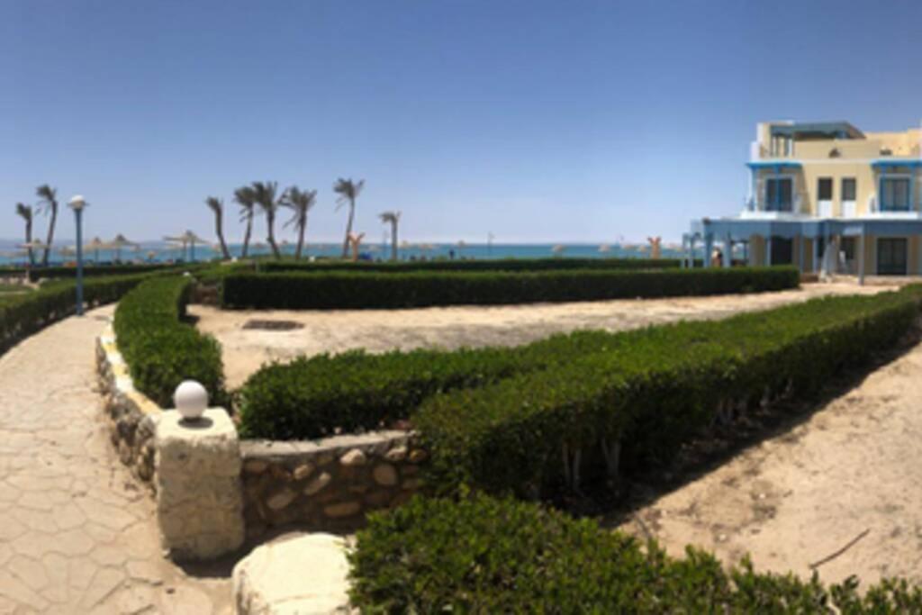 Cozy Relaxed Ground Chalet With Terrace-ras Sudr *