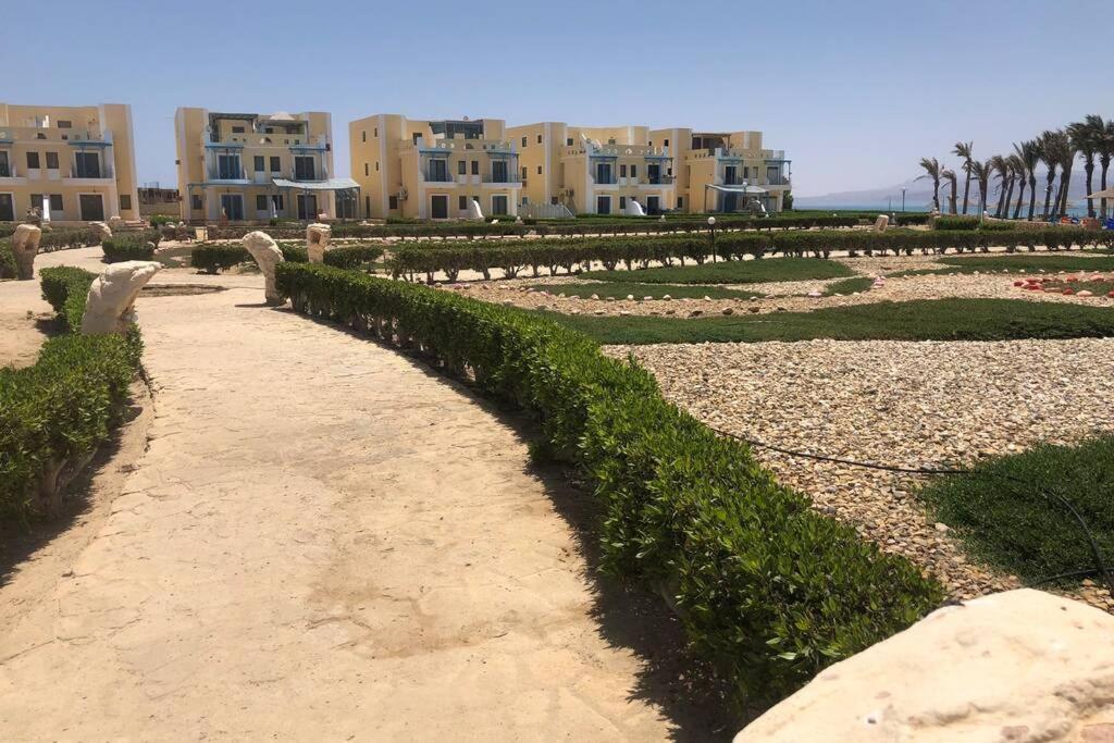 Apartment Cozy Relaxed Ground Chalet With Terrace-ras Sudr